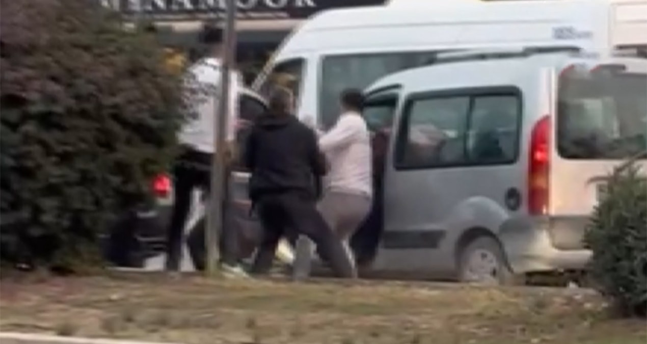 Trafikte dehşet anları anbean kameraya yansıdı - Son Dakika Haberleri ve Merak Edilenler