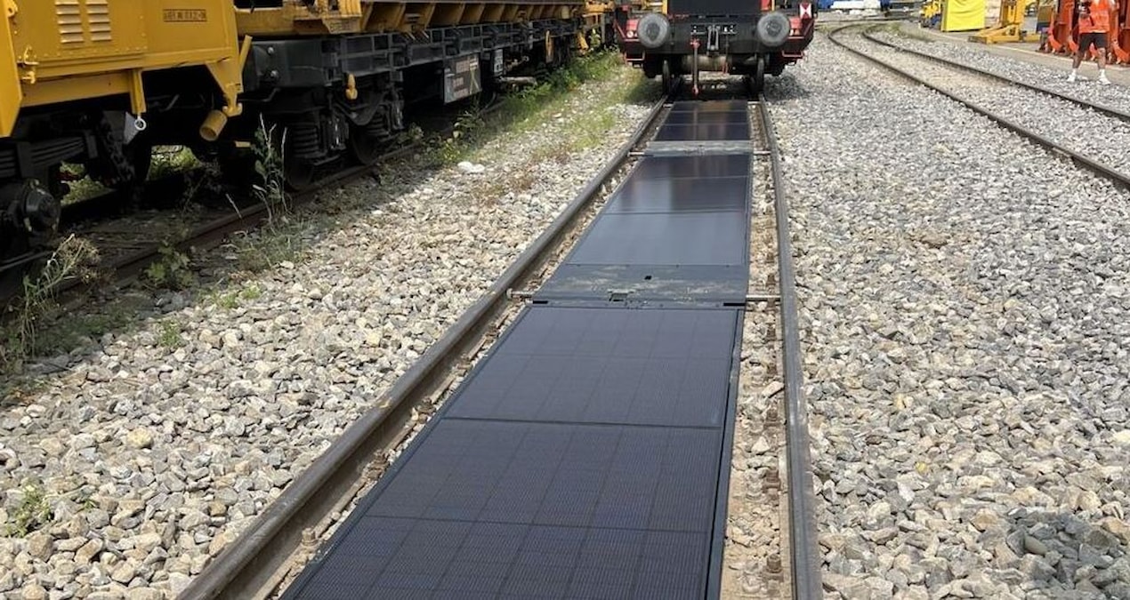 Ayrıntılar Netleşti: Tren raylarına güneş panelleri döşenecek! Yılda 1 milyar kilovatsaat elektrik üretecek -