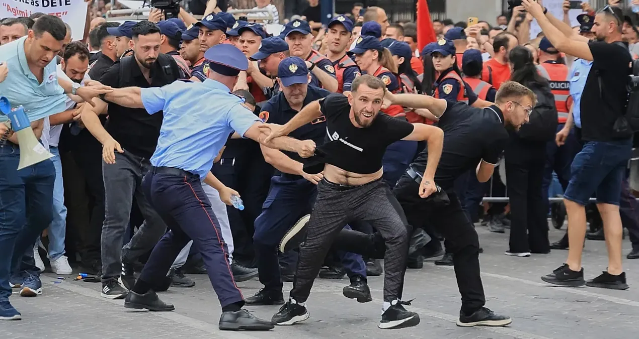 Gündemden Son Bilgiler: Trump'ın damadı Arnavutluk'u karıştırdı! Halk öğrenince sokaklara fırladı - Son Dakika