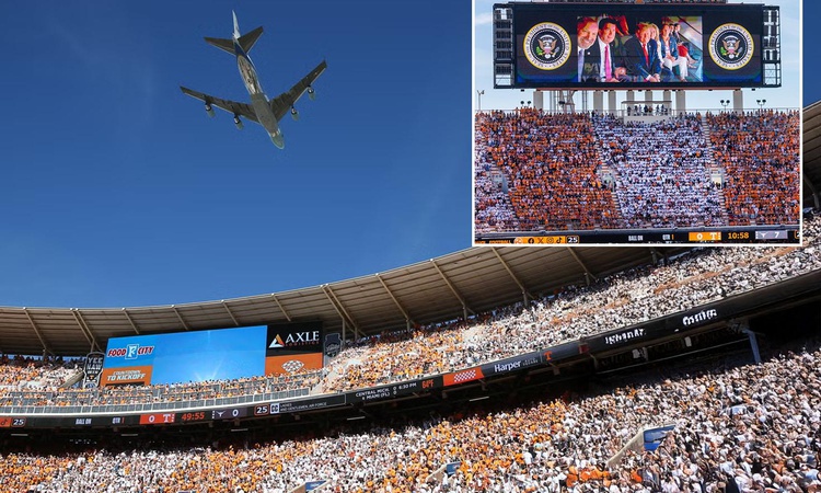 Trump maça böyle geldi! Air Force One stadyumu selamladı ve Merak Edilenler