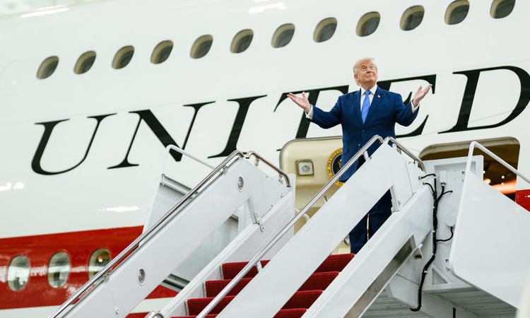 Son Gelişme: Trump, Türkiye'deki NATO Zirvesi Sonrası Gizlice Uçak Değiştirdi - Haberleri: Gelişmeler Takip Ed