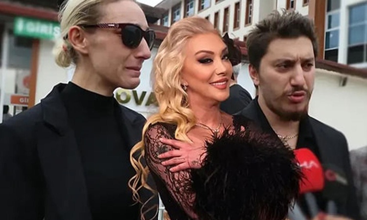 Tuğberk Yağız Gülter, annesi Güllü'yü doğum gününde unutmadı