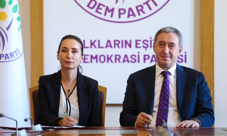 Gündemden Son Bilgiler: Tülay Hatimoğulları: Bu yasanın demokratik cumhuriyetin inşası, ülkenin demokratikleşm