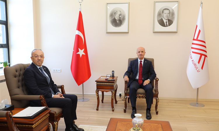 Gündemden Son Bilgiler: Türk Eczacıları Birliği'nden YÖK'e eczacılık fakültelerinde kontenjan çağrısı - Haberl