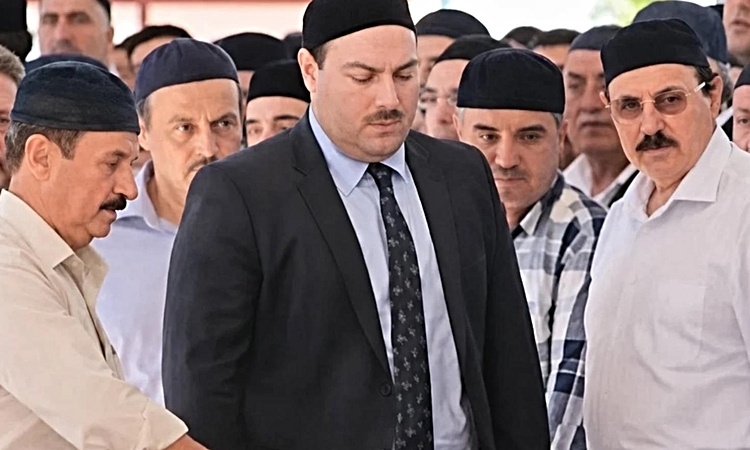 Türk giyim devinin patronu Süleymancılar operasyonunda yakalanarak gözaltına sevk edildi ve Merak Edilenler