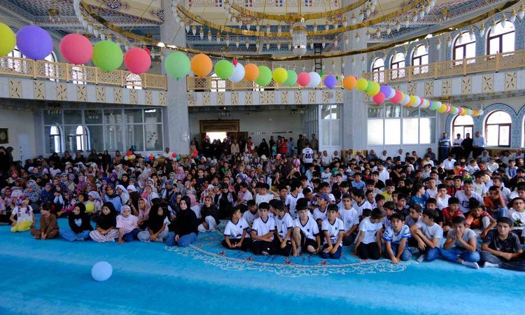 Kritik Açıklama: Tuşba'da Yaz Kur'an Kursları Kapanış Programı Coşkuyla Gerçekleştirildi - Son Dakika