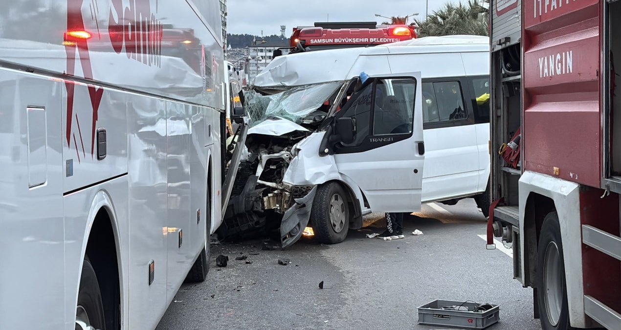 Gündemden Son Bilgiler: Üç araç birbirine girdi; 7 kişi yaralandı - En Son Haber