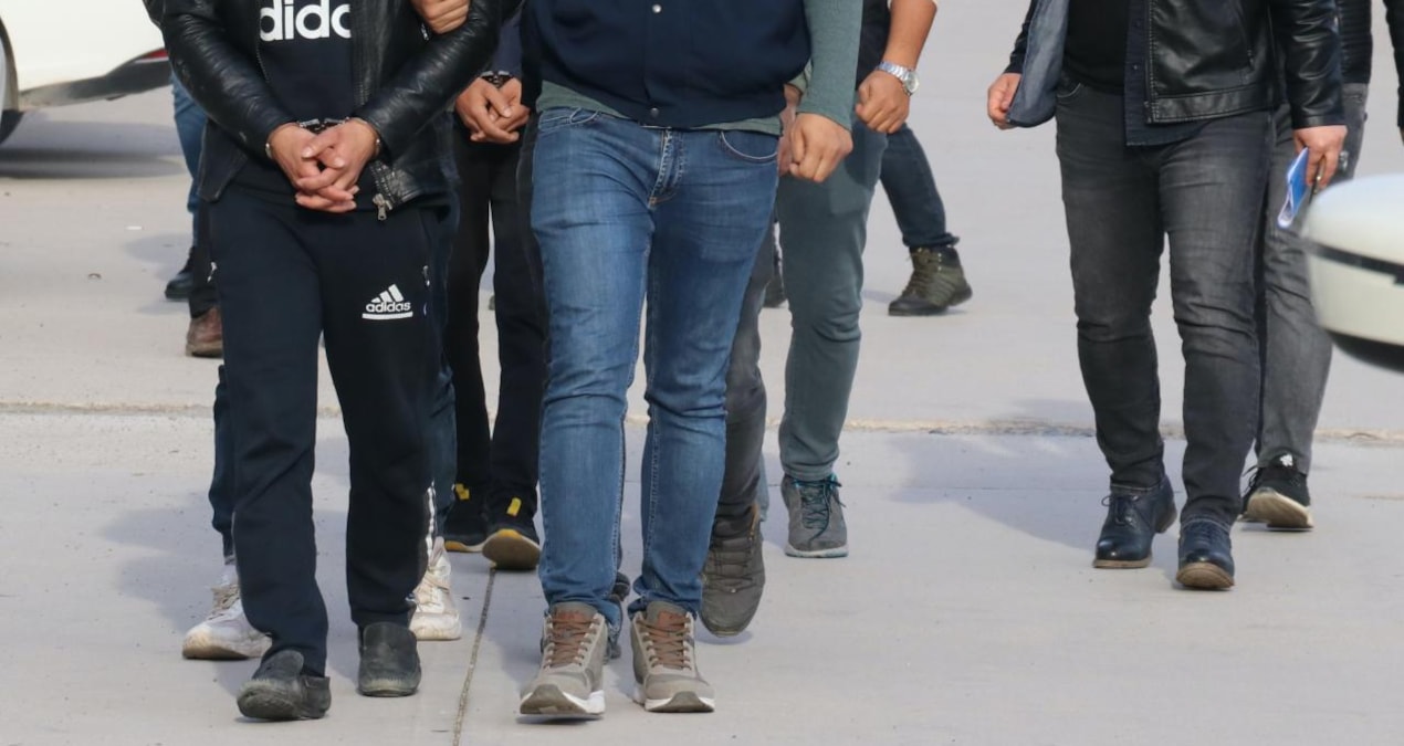 Ayrıntılar Netleşti: Üç ülkenin aradığı firari İstanbul Havalimanı'nda gözler önüne serildi - Son Dakika