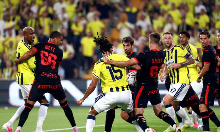 Sıcak Gündem: UEFA Şampiyonlar Ligi: Fenerbahçe: 1 Gornik Zabrze: 0 (Maç sonucu) - Son Dakika: Gelişmeler Taki