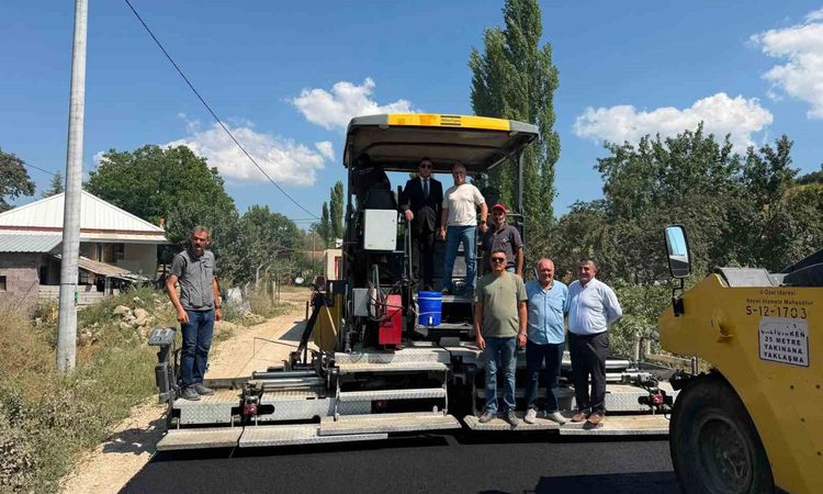 Gündemden Son Bilgiler: Uğurlugüme Köyü Yolunda Sıcak Asfalt Çalışması Tamamlandı - Son Dakika Haberleri | İşt