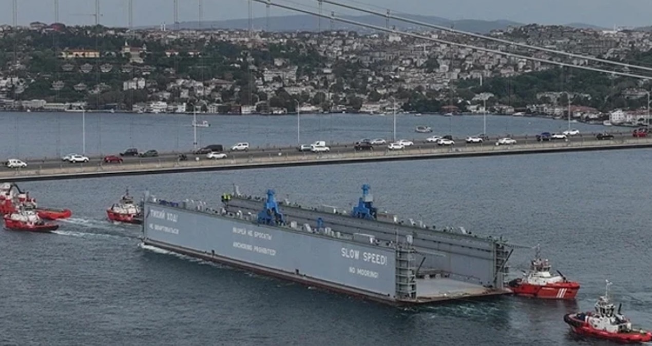 Kritik Açıklama: Ukrayna açıklarında vurulan gemi için İstanbul Boğazı'nda gemi trafiği çift yönlü askıya alın