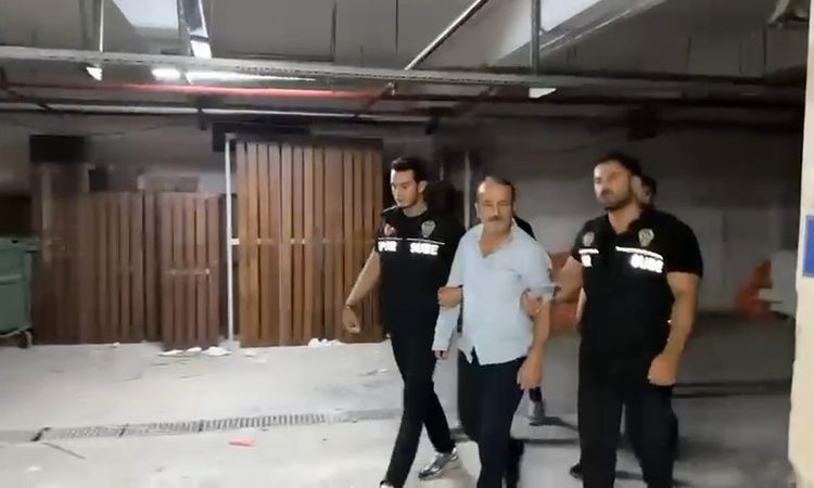 Ayrıntılar Netleşti: UltraAslan lideri Şirin'in evinde 65 milyon TL değerinde altın, döviz ve silah ele geçiri