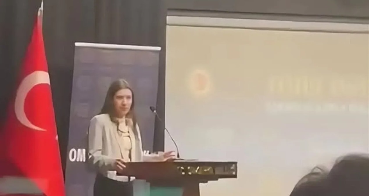 Son Gelişme: Üniversite öğrencisinden kürsüde başkan hakkında şok iddia! Salon buz kesti, kent ayağa kalktı -