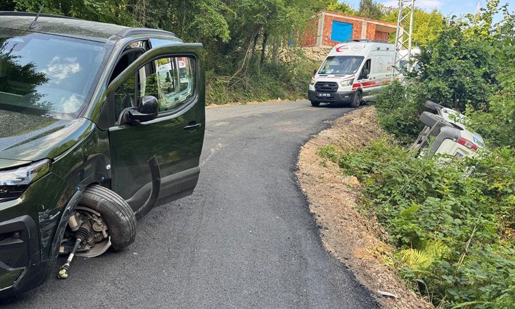 Ayrıntılar Netleşti: Ünye'de fındık işçilerini taşıyan minibüs devrildi: 8 yaralı - Son Dakika | İşte Tüm Ayrı