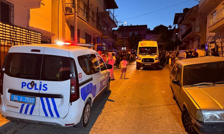 Ayrıntılar Netleşti: Uşak'ta dut toplamak için çıktığı çatıdan düşen kişi öldü - Son Dakika Haberleri - Son Da