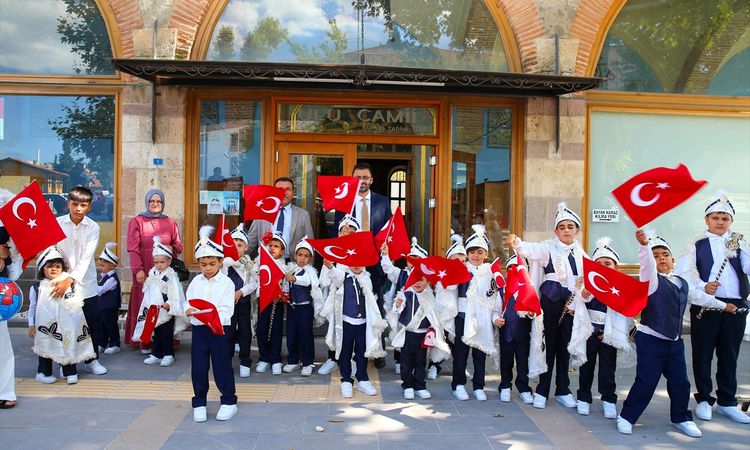 A mass circumcision ceremony was held in Uşak - Breaking News