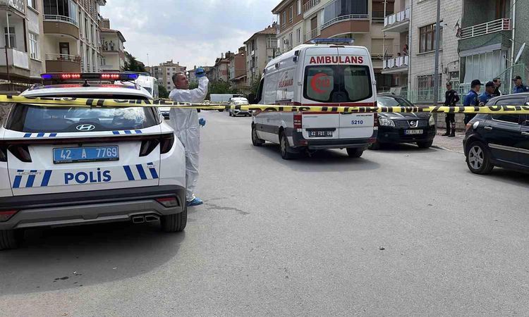 He killed his stepmother and sister by slitting their throats - News
