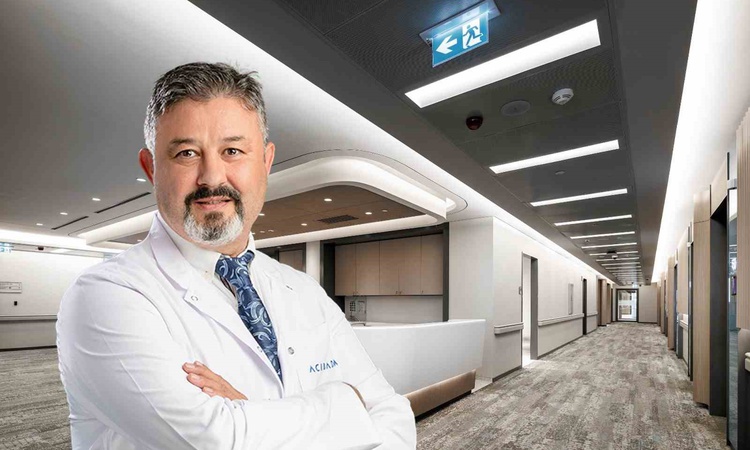 Uzm. Dr. Yalçın, boğaz reflüsünün ses kısıklığı ve öksürükle seyrettiğini söyledi: Gelişmeler Takip Ediliyor
