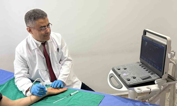 Uzmanından aşırı terleme uyarısı: Hiperhidrozis tedavi edilebilir: Gelişmeler Takip Ediliyor