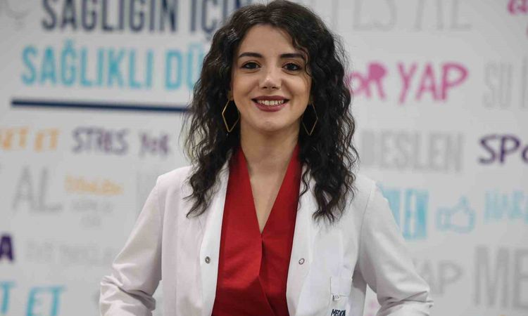 Gündemden Son Bilgiler: Uzmanlardan Yaz Aylarında Beslenme Uyarısı: Bol Su İçin, Dengeli Beslenin - Son Dakika