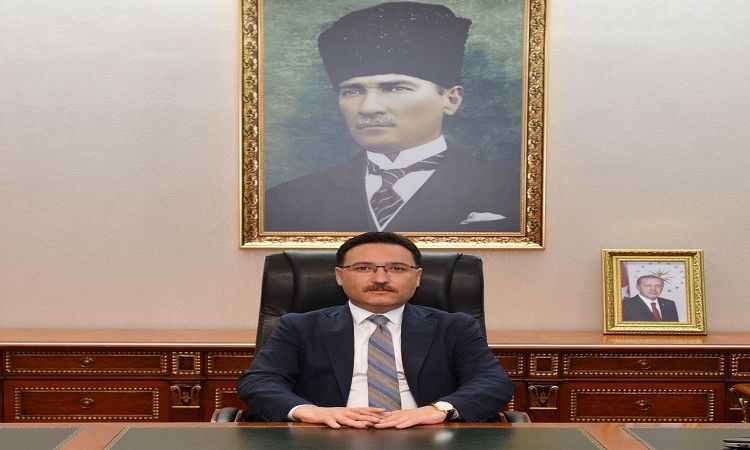 Son Gelişme: Vali Çiçek: Basın Toplum için Kamu Hizmeti Yürütüyor - Haberleri: Gelişmeler Takip Ediliyor