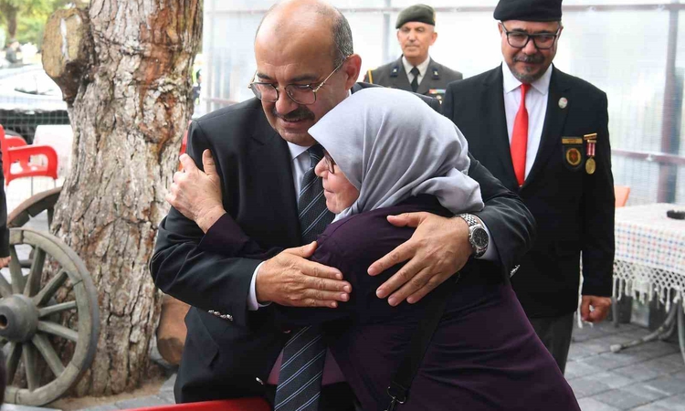 Vali İsmail Ustaoğlu’ndan gazilere anlamlı ziyaret