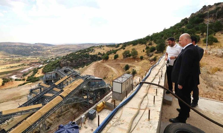 Son Gelişme: Vali Küçük, taş kırma ve eleme tesisinde incelemelerde bulundu - Son Dakika - Son Dakika Bilgiler