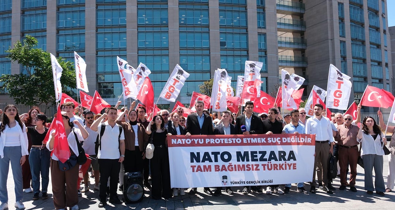 Sıcak Gündem: Vapurda "NATO mezara, tam bağımsız Türkiye" pankartı açanlar serbest bırakıldı - Haberleri