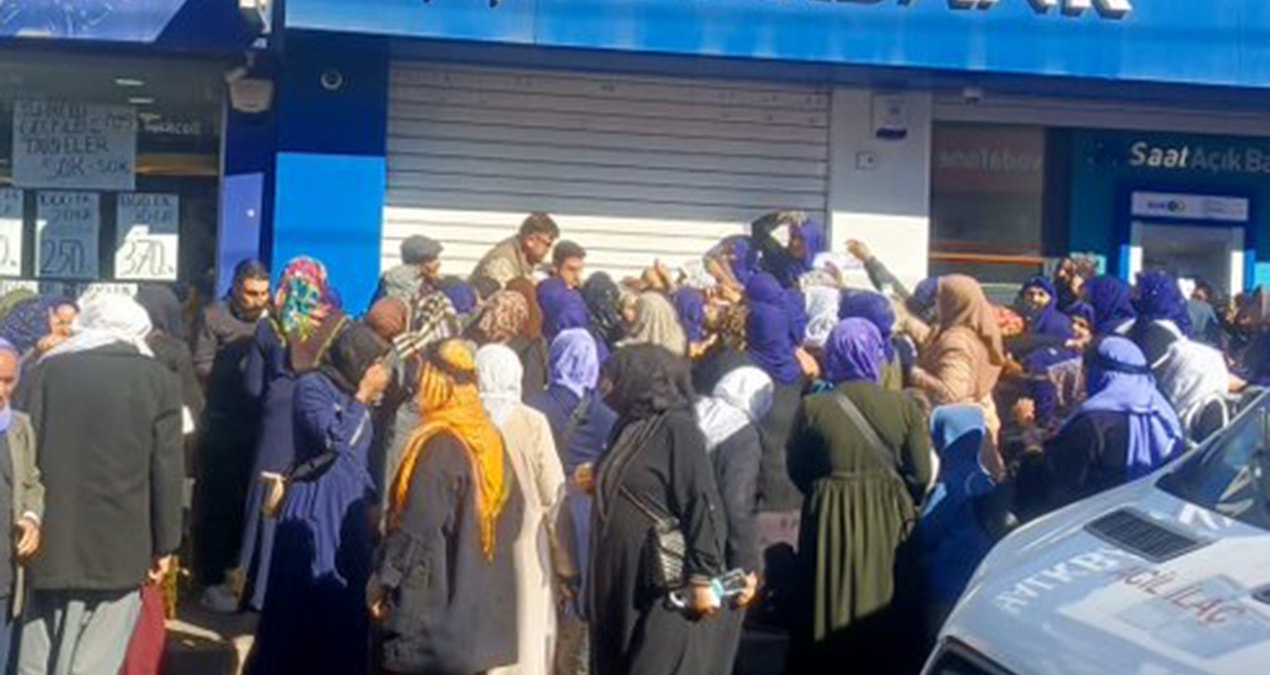 Ayrıntılar Netleşti: Vatandaş, kuyrukta, isyanda, aç - Son Dakika