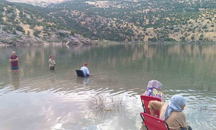 Gündemden Son Bilgiler: Vatandaşlar şifa bulmak için dağların arasında kilometrelerce yol gidiyor - Son Dakika