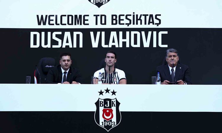 Vlahovic 20 bin taraftar önünde imzayı attı - Haberleri