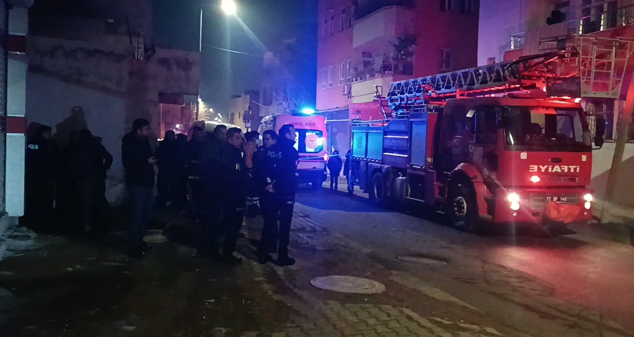 Yangın sonrası yalı adam can verdi, eşi hastaneye kaldırıldı - Son Dakika - Son Dakika Bilgileri