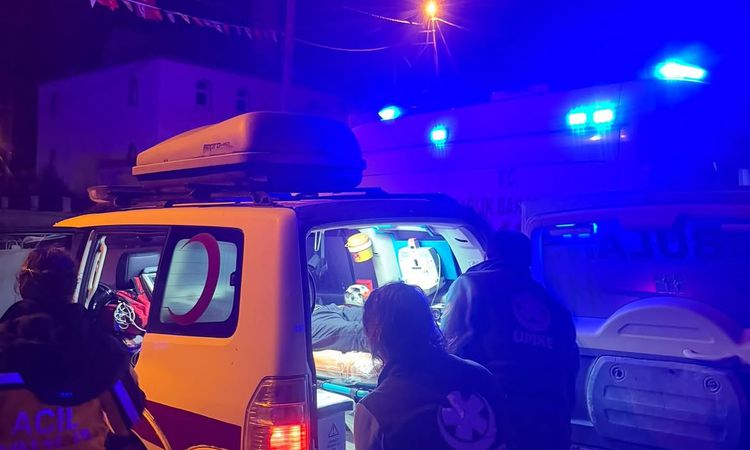 Ayrıntılar Netleşti: Yaylada Rahatsızlanan Yabancı Uyruklu Vatandaş Zorlu Koşullarda Hastaneye Ulaştırıldı - S