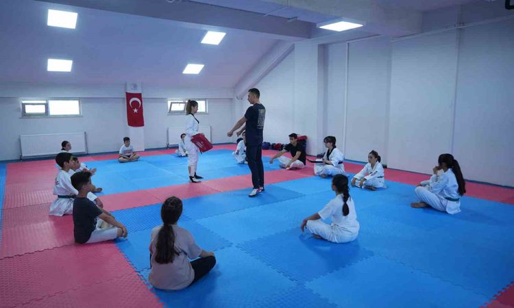 Ayrıntılar Netleşti: Yaz Spor Okulları’nda tekvandoya yoğun ilgi - Son Dakika Haberleri
