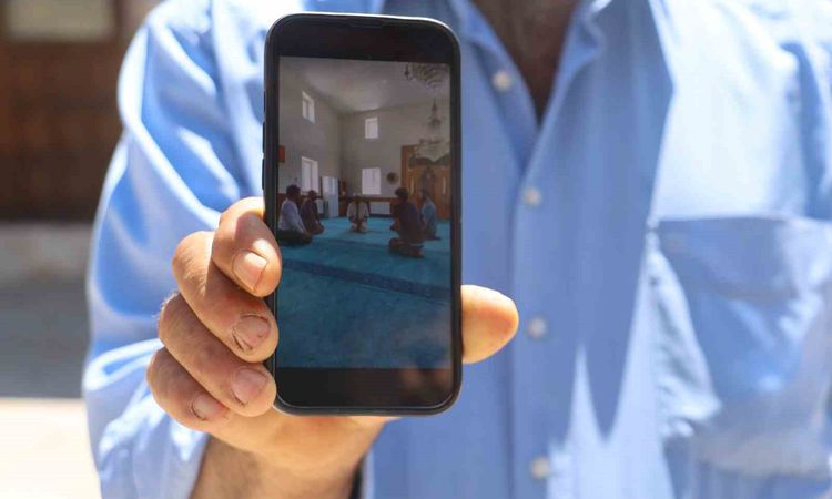 Gündemden Son Bilgiler: Yeni Zelandalı 5 Turist Sivas'ta Müslüman Oldu - Son Dakika: Gelişmeler Takip Ediliyor