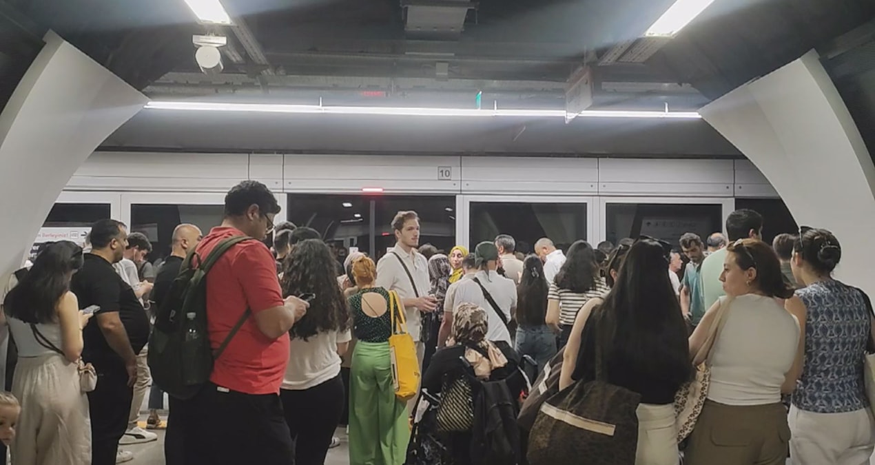 Ayrıntılar Netleşti: Yıldız- Mahmutbey Metro Hattı'nda teknik arıza - Son Dakika