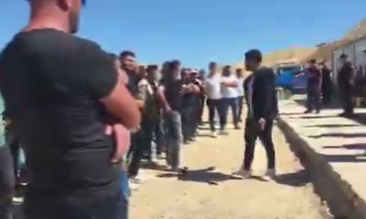 Yozgat'ta Yıldızlar SSS Holding'e bağlı Rasih ve İhsan işletmelerinde çalışan işçiler çalışmayı durdurdu ve Me