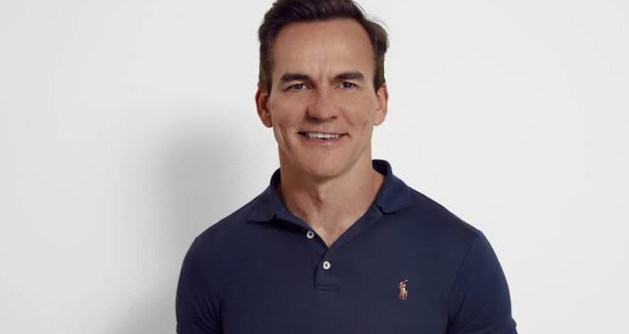 He was once just a dishwasher: He distributed a fortune to his employees - Latest News