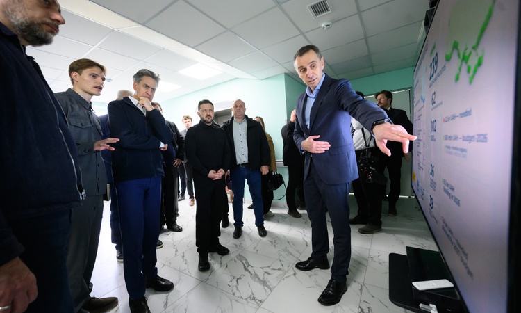Zelenskiy Pryluky'deki yaralıları ziyaret etti, sığınak denetimi talimatı verdi ve Merak Edilenler