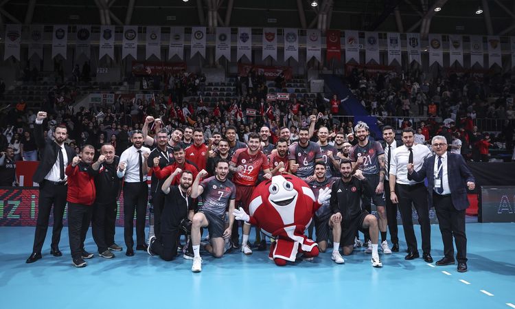 Son Gelişme: Ziraat Bankkart, 2026 FIVB Erkekler Kulüpler Dünya Şampiyonası'nda Türkiye'yi Temsil Edecek - Hab