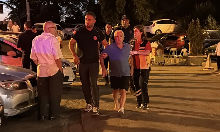 Sıcak Gündem: Zonguldak'ta Kayalıklardan Düşen 67 Yaşındaki Adam Kurtarıldı - Son Dakika: Gelişmeler Takip Edi